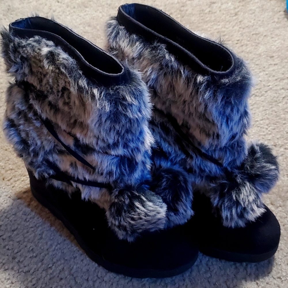Wedge boots